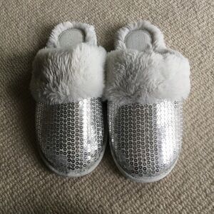 Auden Silver Sequin Fur Slippers 7/8